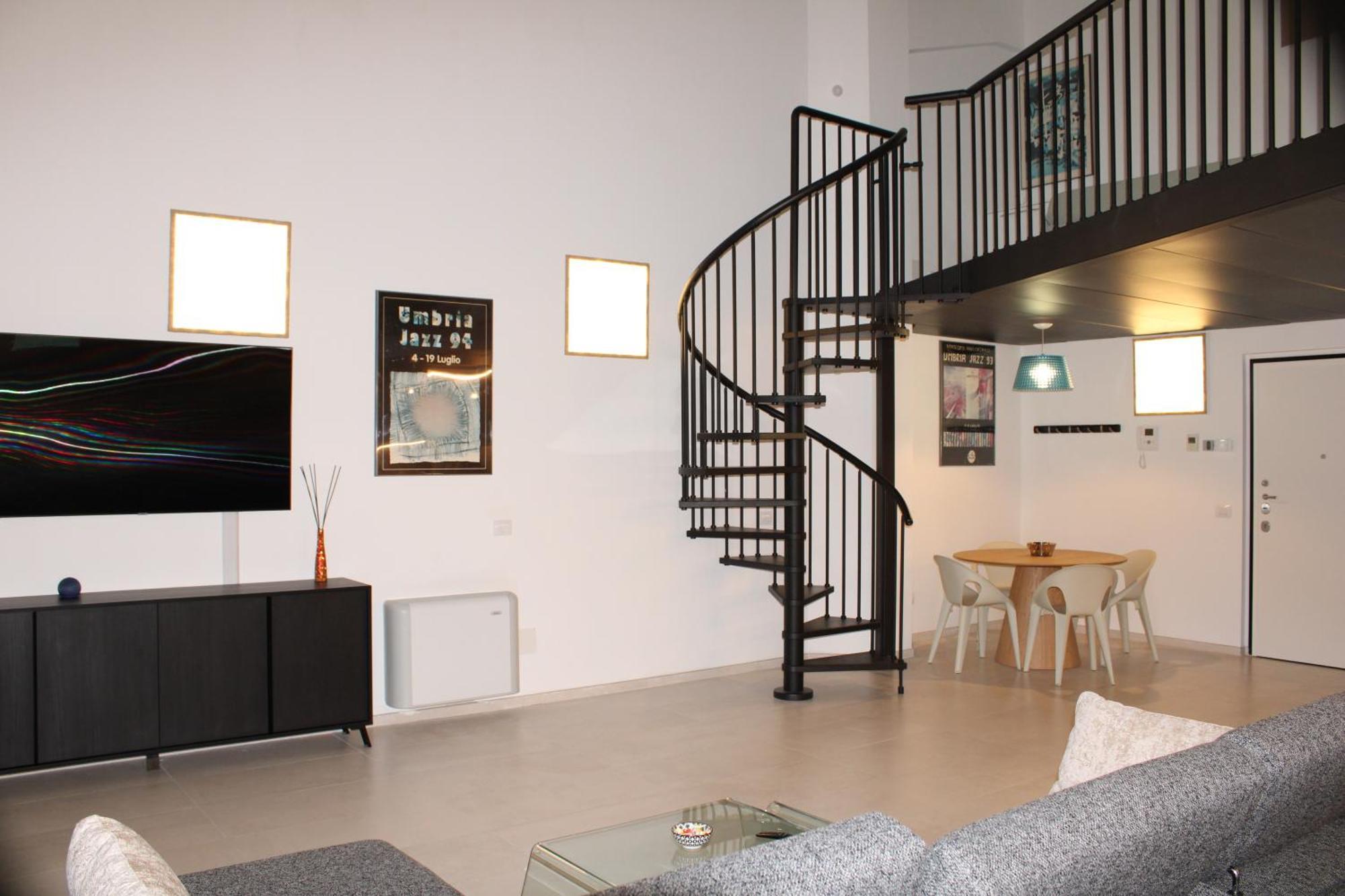 Milan Space Loft - Apartment Close To M5 Subway - Free Parking - Sky & Netflix Tv, Milan